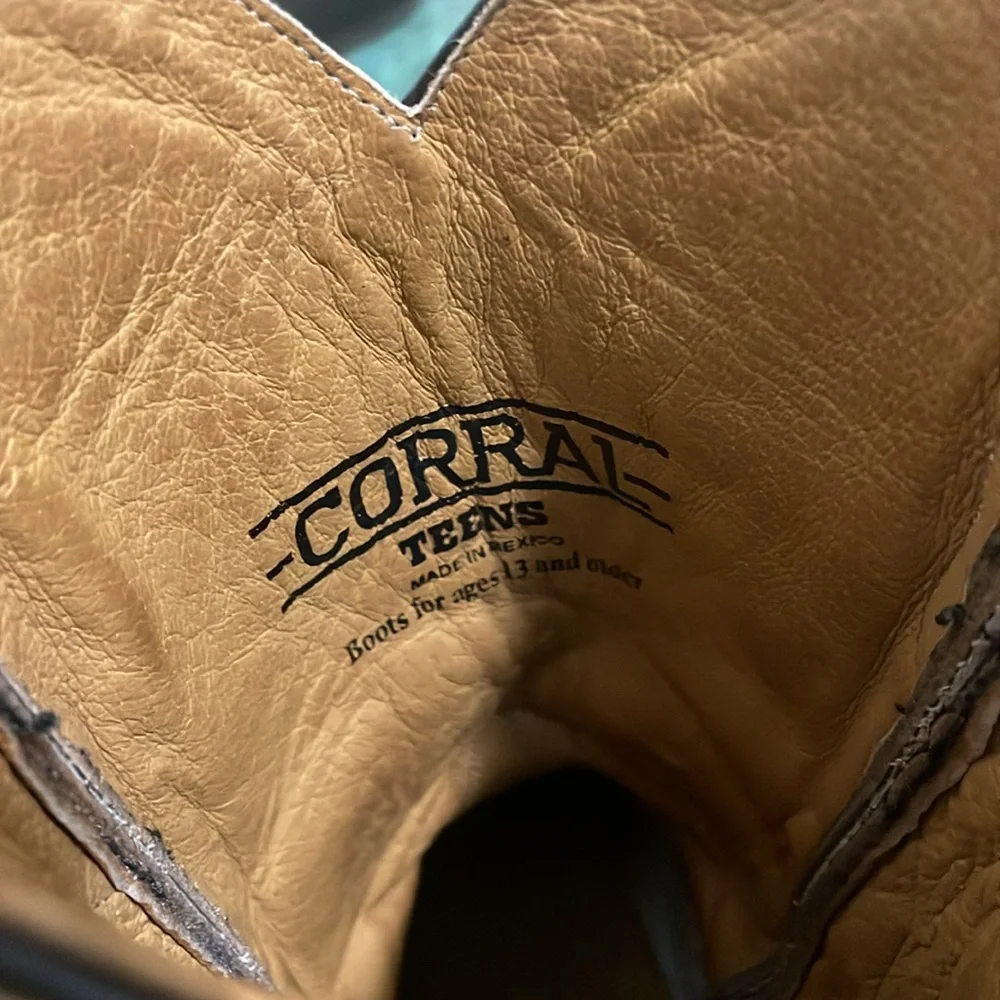 Corral youth western